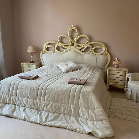 Grand Apartment *